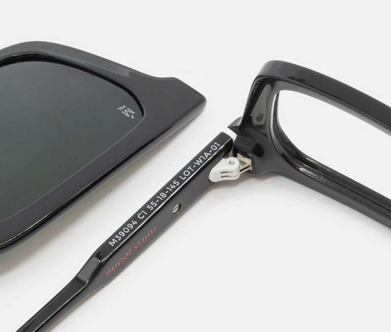 Centro Óptico Anton MiroJeans